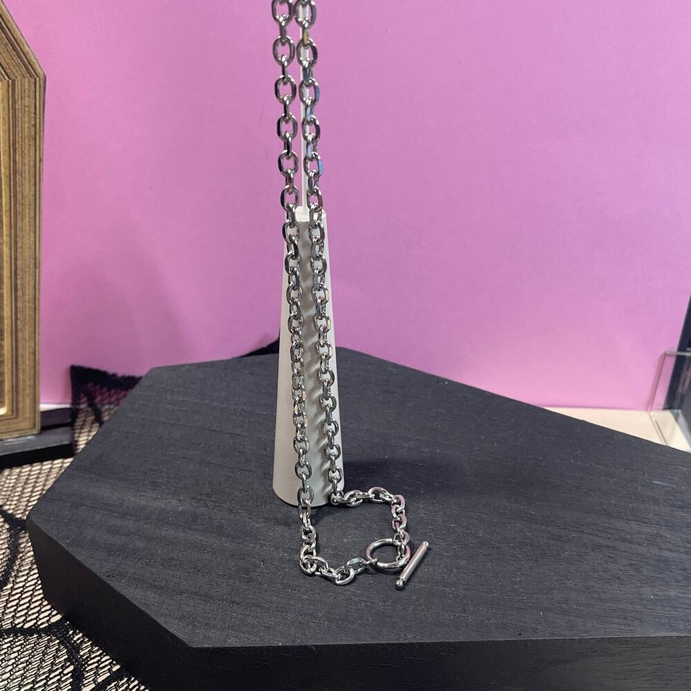 Minimalist Chunky Silver Chain Toggle Necklace